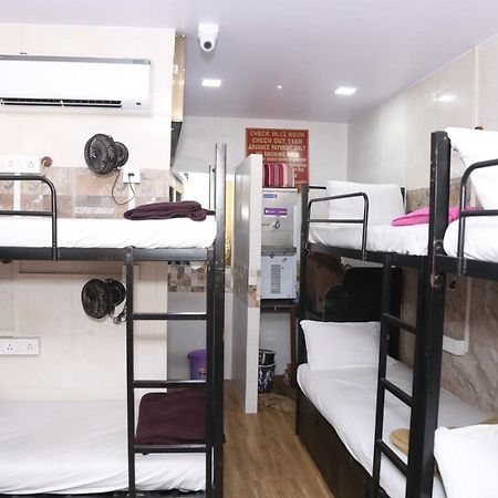 New Super Dormitory Bombay Extérieur photo