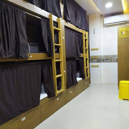 New Super Dormitory Bombay Extérieur photo