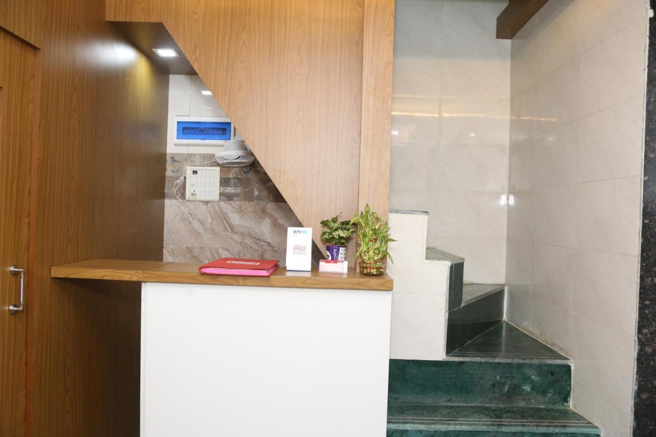 New Super Dormitory Bombay Extérieur photo