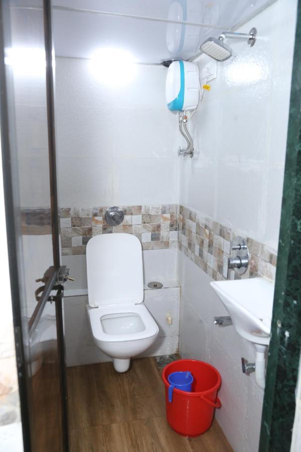 New Super Dormitory Bombay Extérieur photo