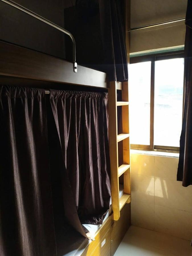 New Super Dormitory Bombay Extérieur photo
